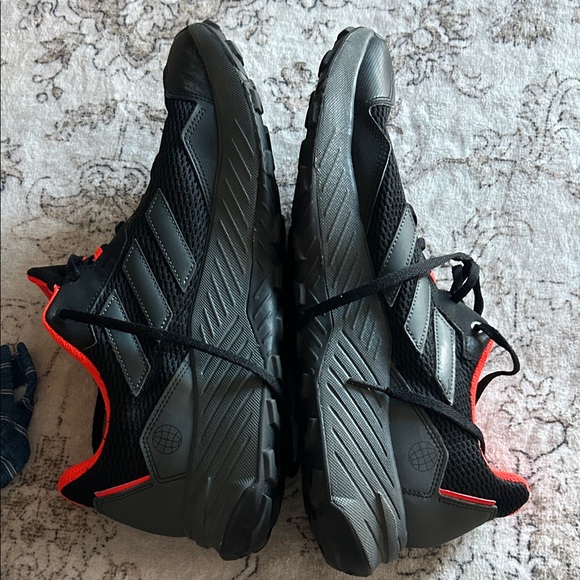 Adidas Men\'s Black and neon orangish athletic  Shoes size 13 gently used main image 14
